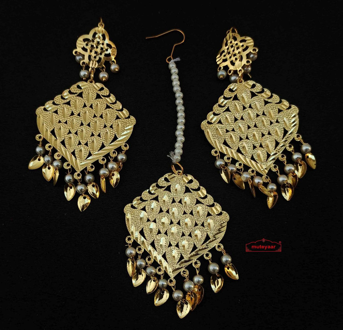 PJ- Golden Tikka Earrings Set J0607 – Punjabi Maang Teeka Set Online | Punjabi Bridal Jewellery