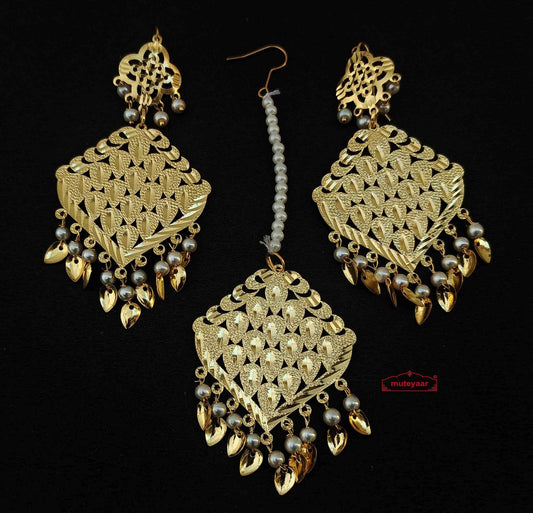 PJ- Golden Tikka Earrings Set J0607 – Punjabi Maang Teeka Set Online | Punjabi Bridal Jewellery