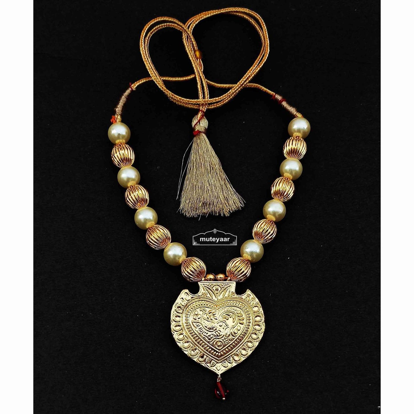 Punjabi Kaintha Locket J0711 – White & Golden Beads Kentha Necklace | Sherwani