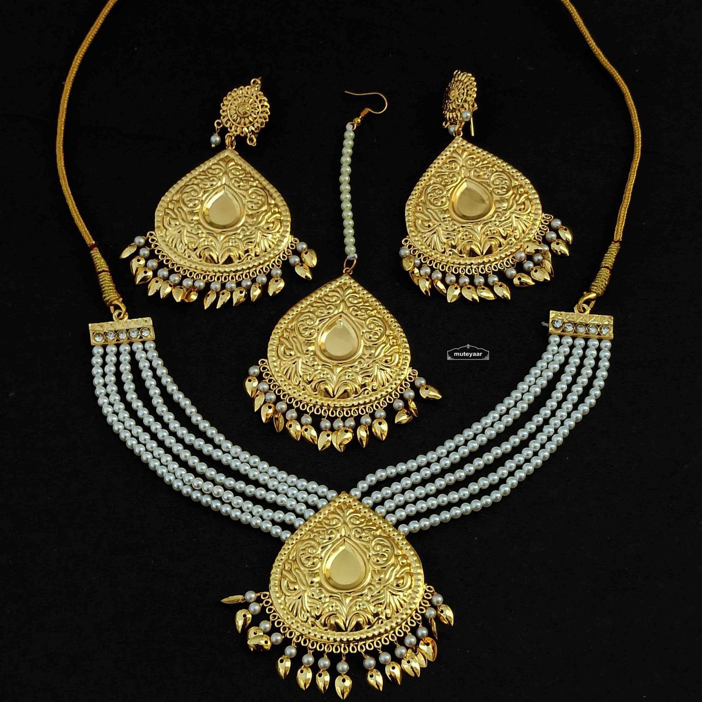 Teardrop Punjabi Jewellery Set J0745 – Gold Polish Necklace with White Beads